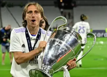 Luka Modric extends Real Madrid contract to 2024