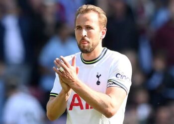 Bayern Munich table £60.2m plus add-ons for Harry Kane