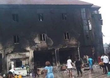 JUST IN: Fire gits hotel in Onitsha