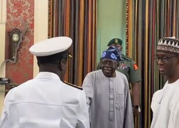 Tinubu meets NSA, service chiefs in Abuja