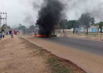 Mob sets suspected thief ablaze in Delta