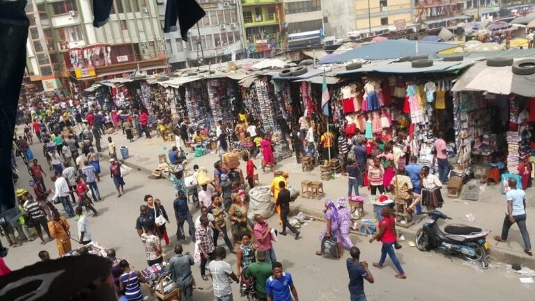 Lagos govt seals off popular Mandilas market