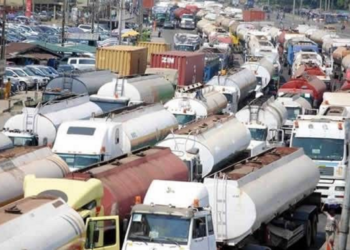 Petrol tanker drivers suspend planned strike