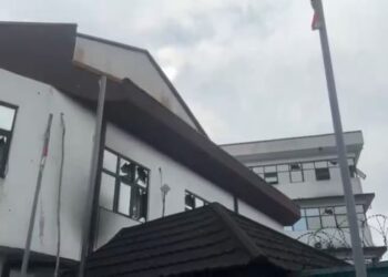 JUST IN: Pandemonium as explosion hits Rivers APC secretariat [VIDEO]