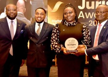 L-R: Adebowale Shonekan, Head, Network Communications (Group & Subsidiaries), Access Bank Plc; Chukwudi Amadi, Team Lead, Digital Communications, Access Holdings Plc; Ezinne Nwene, Team Member, Digital Communications, Access Holdings Plc, receiving the Best Digital Commercial Bank award from Abbas Babagana, Chief Technical Officer, Federal Ministry of Communications & Digital Economy at the Digital Jurist Awards held in Lagos… recently.