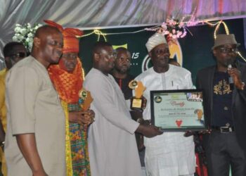 Pastor Woke Akanmu of VHM, Sarki Overall of Alimosho, Ahmed Haruna Kuraja, Dr. Austin Peter of Fota, Representative of His Excellency, Mr Babajide Sanwoolu, Executive Governor of Lagos State receiving CAMA 2024 Man of the Year Award and Mr. Kayode Salako…